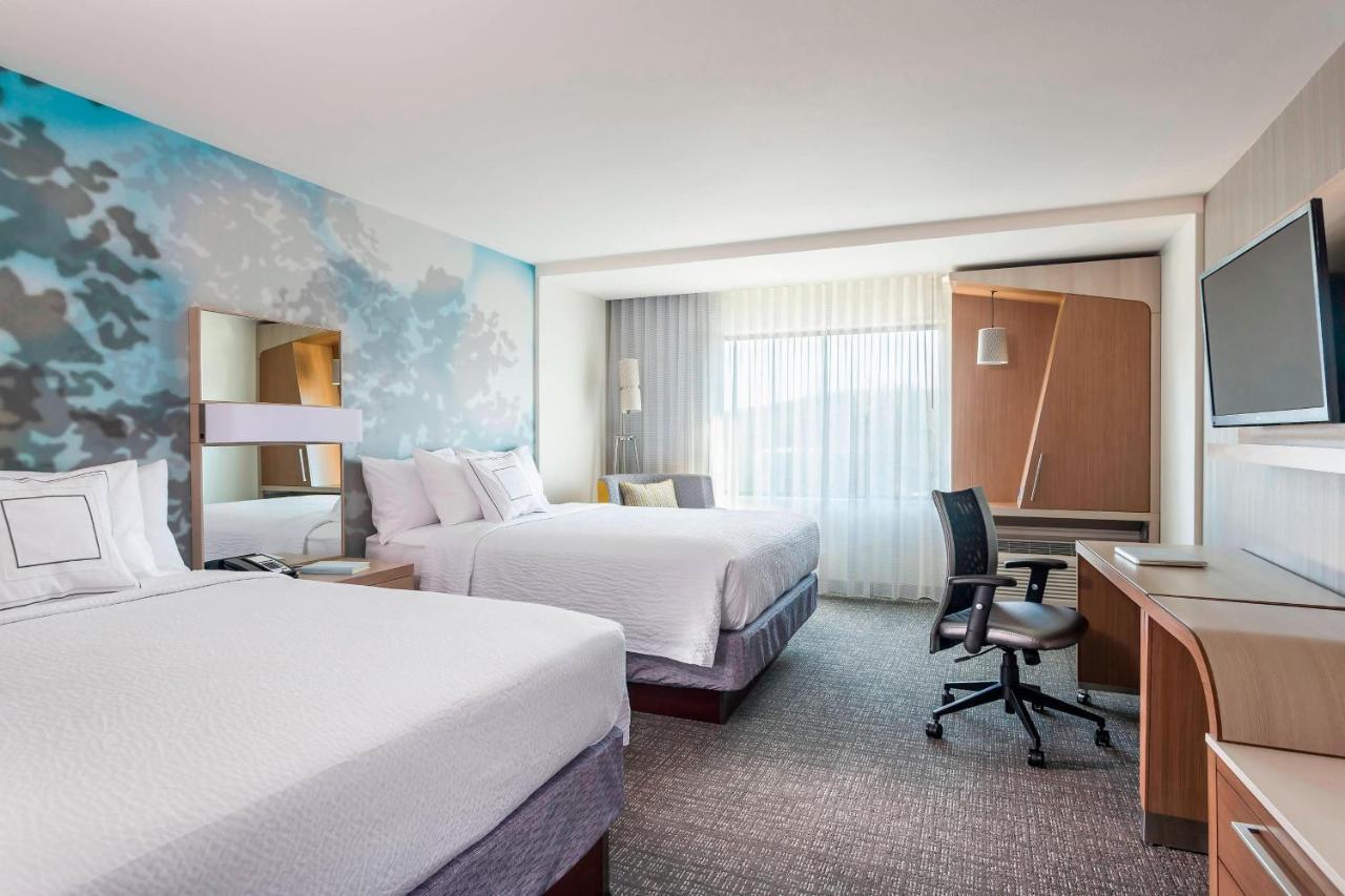Courtyard By Marriott New York Queens, Jamaica Экстерьер фото
